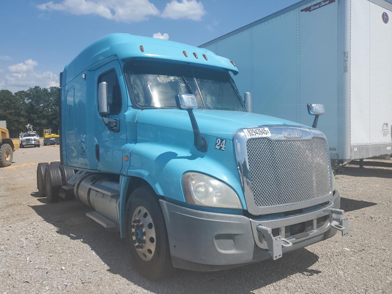 2013 Freightliner Cascadia 1