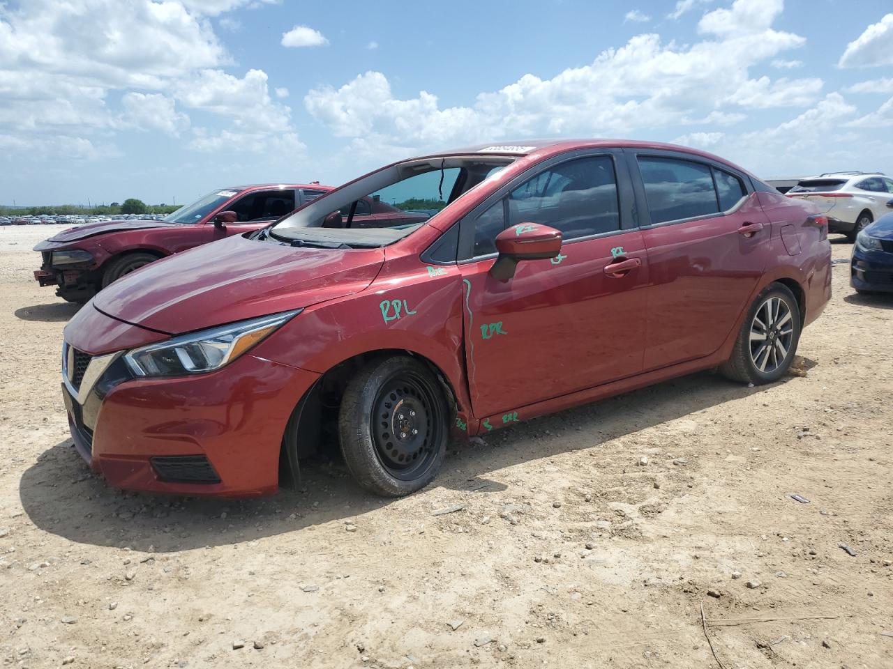 2021 Nissan Versa sv SV