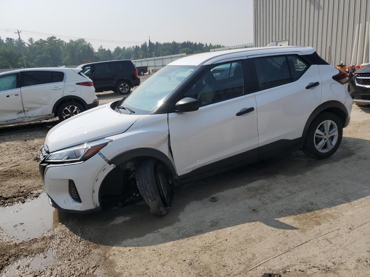 2024 Nissan Kicks s S