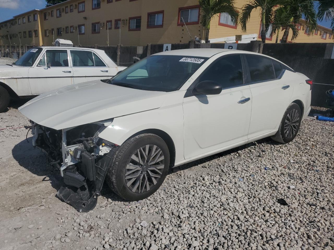 2025 Nissan Altima sv SV