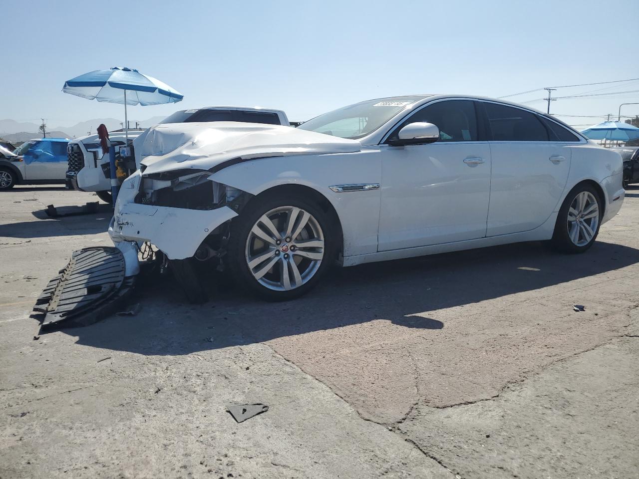 2016 Jaguar Xjl portfo PORTFOLIO