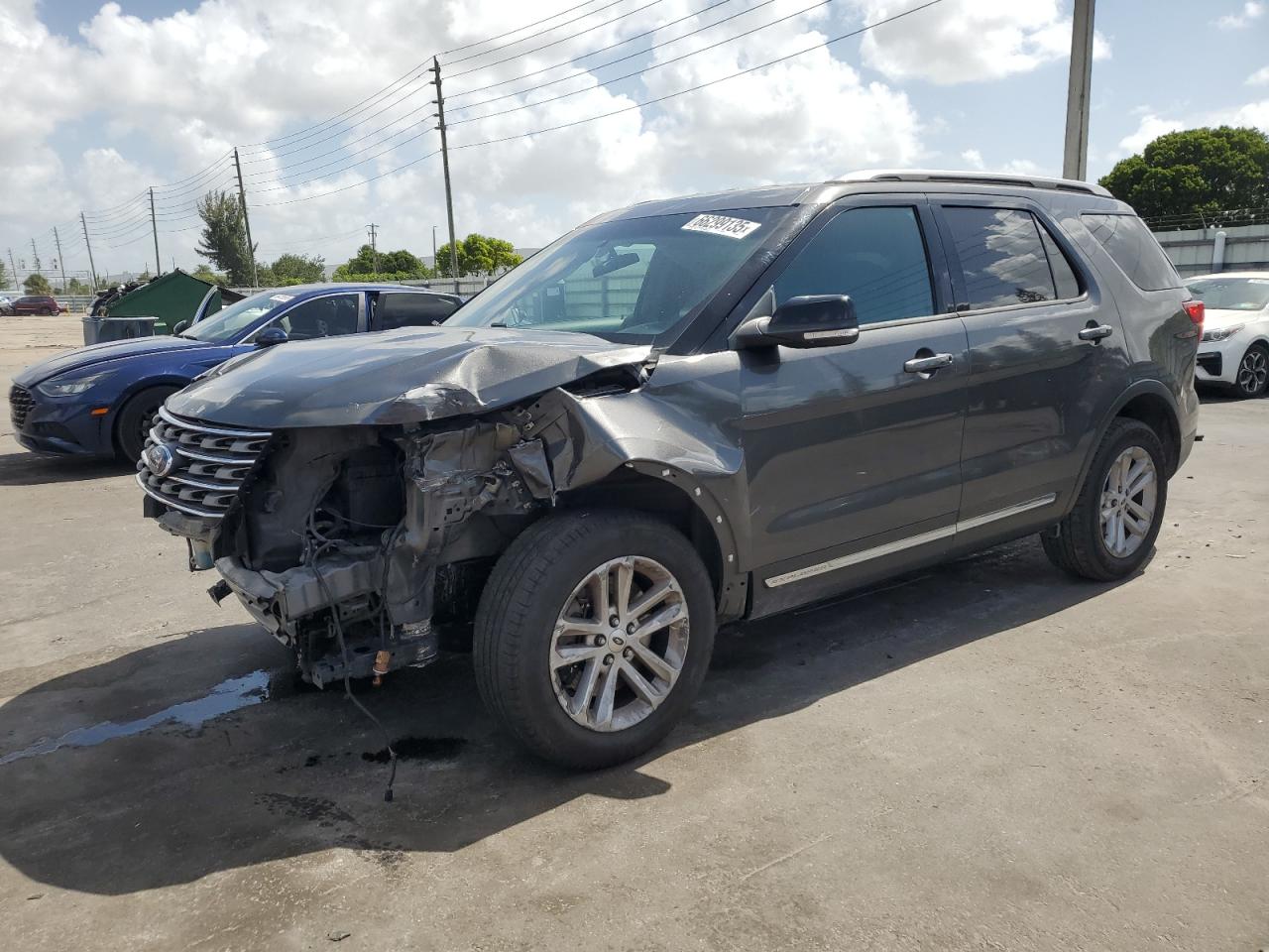 2016 Ford Explorer x XLT