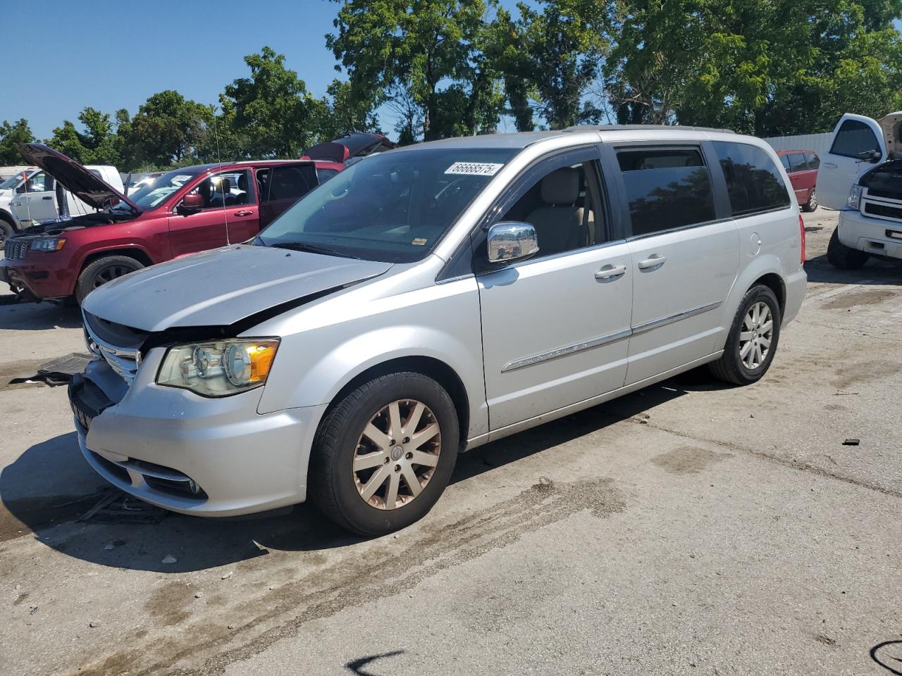 2011 Chrysler Town & country touring l TOURING L