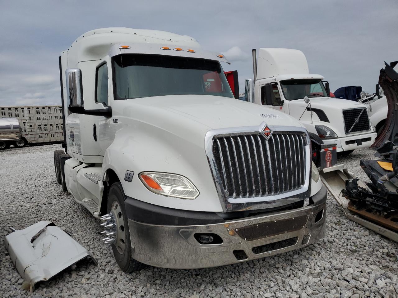 2019 International Lt625
