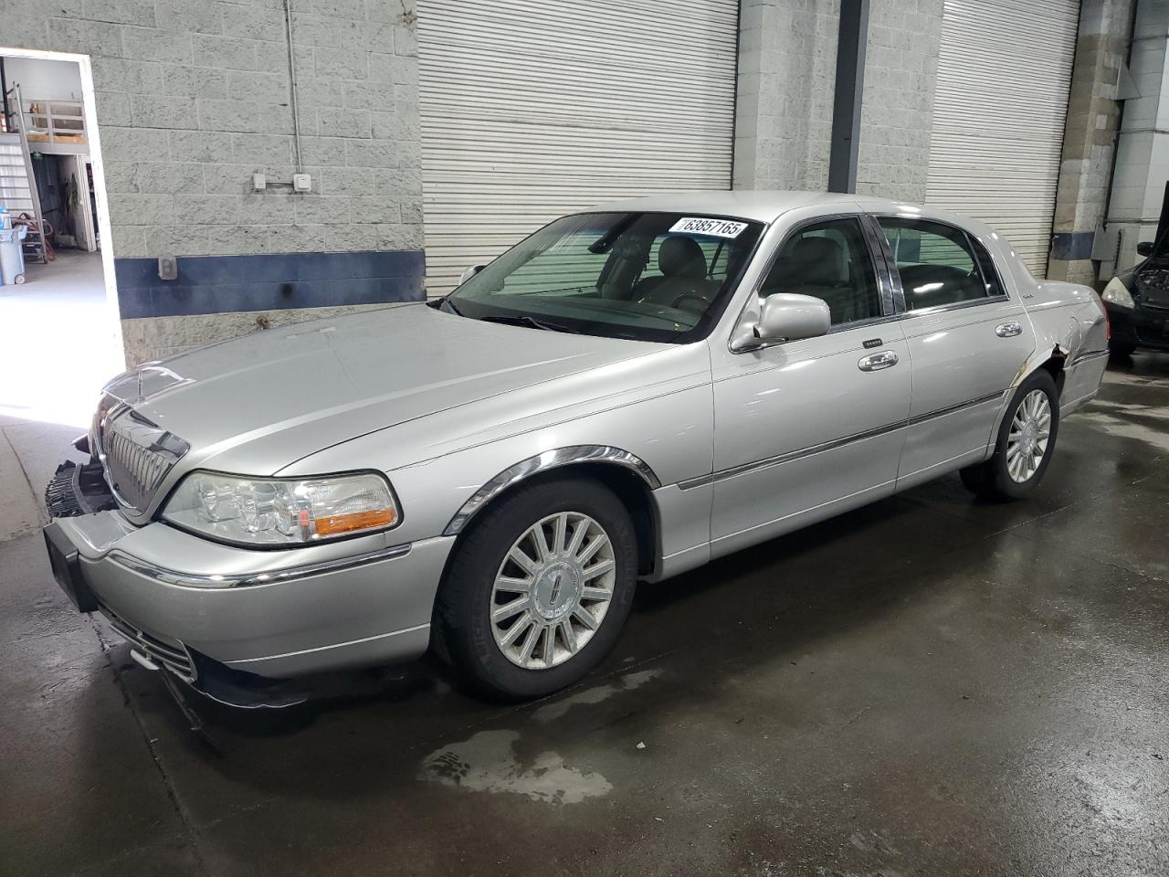 2003 Lincoln Town Car