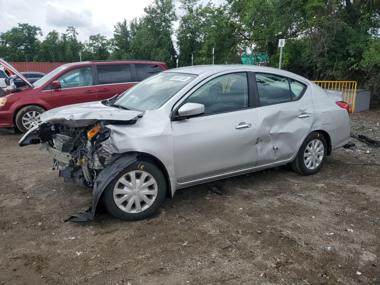 2019 Nissan Versa s S