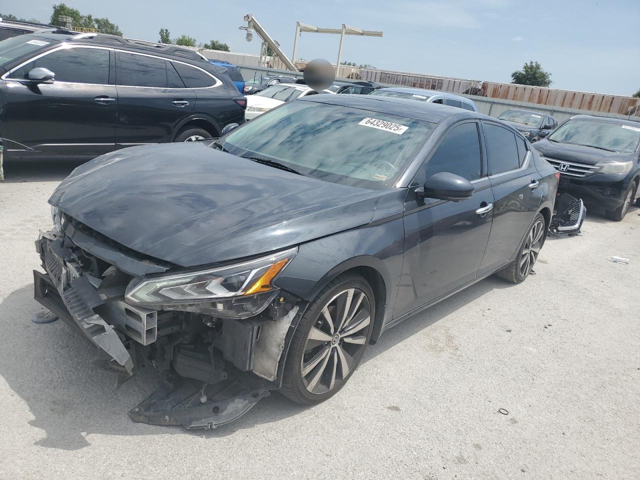 2020 Nissan Altima platinum PLATINUM