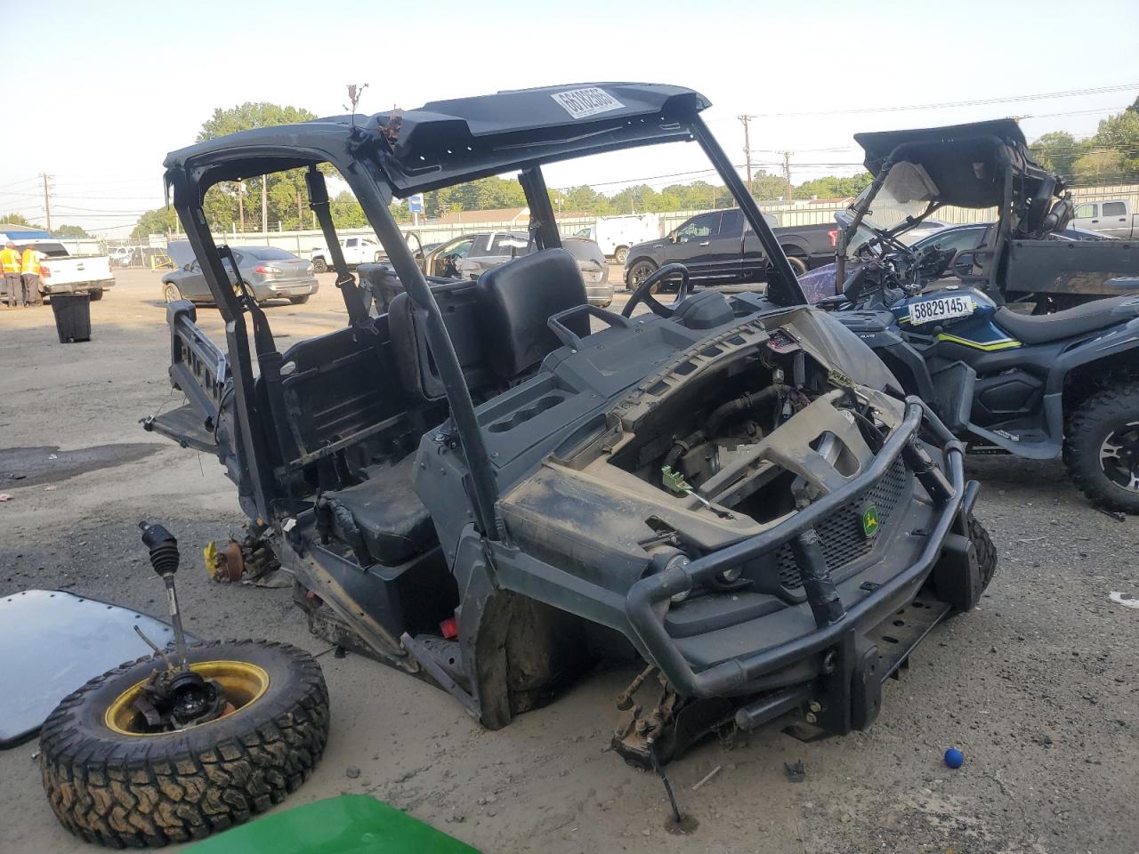 2023 John deere Xuv825m