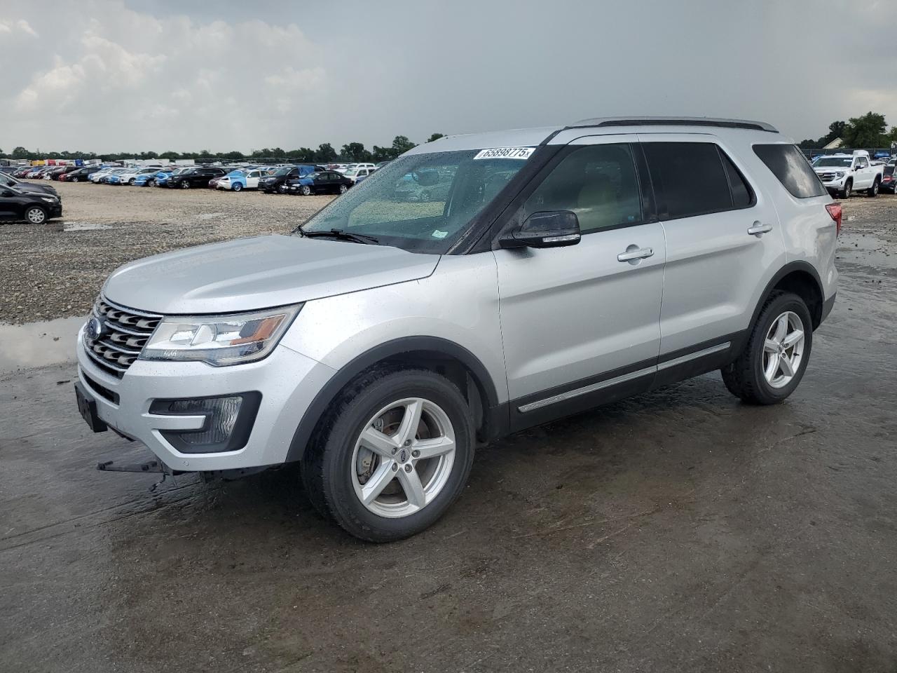 2016 Ford Explorer x XLT
