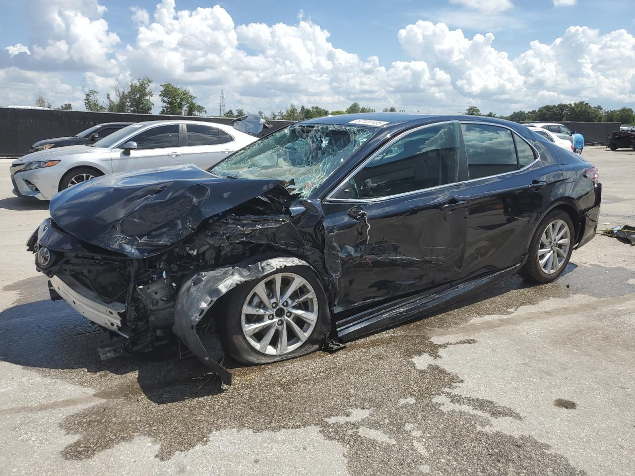 2022 Toyota Camry le LE