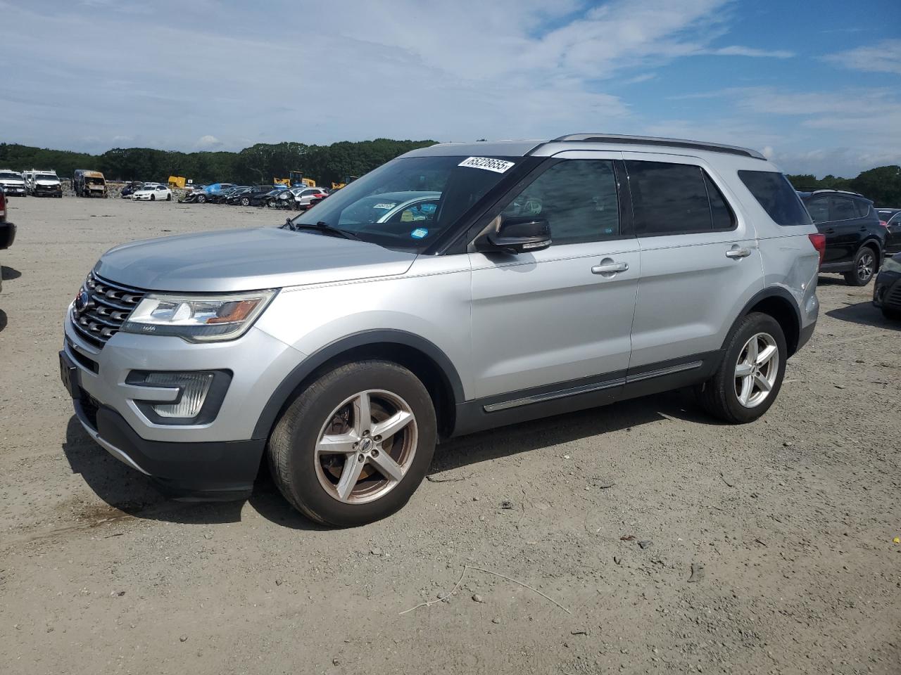 2016 Ford Explorer x XLT