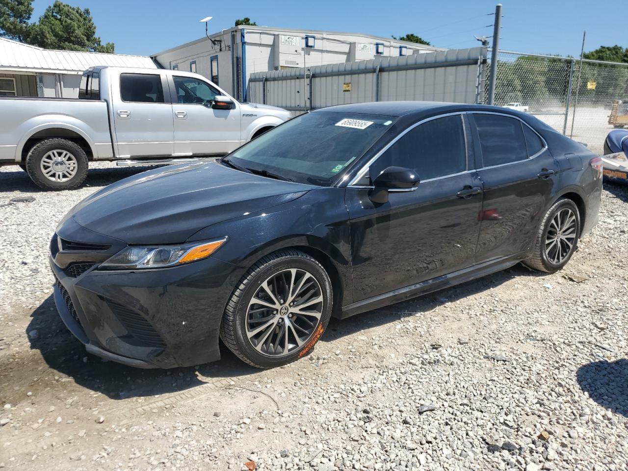 2020 Toyota Camry se SE