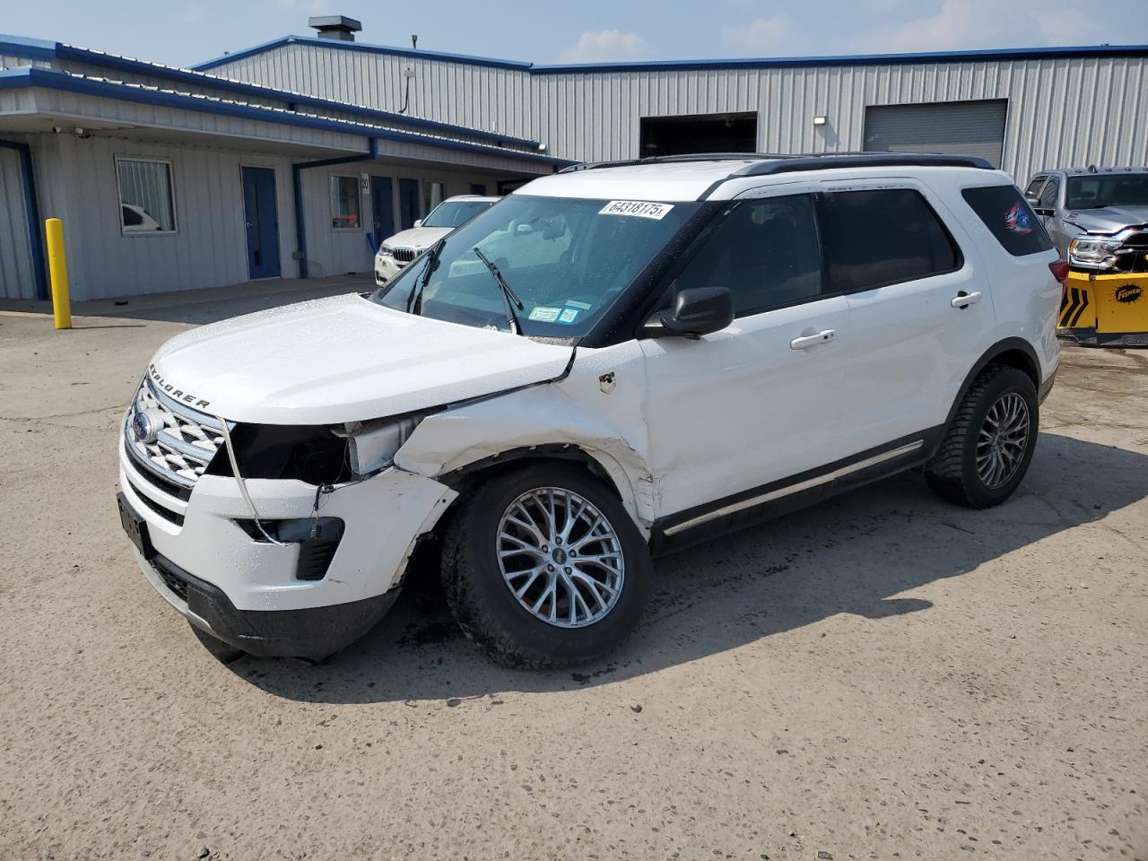 2018 Ford Explorer x