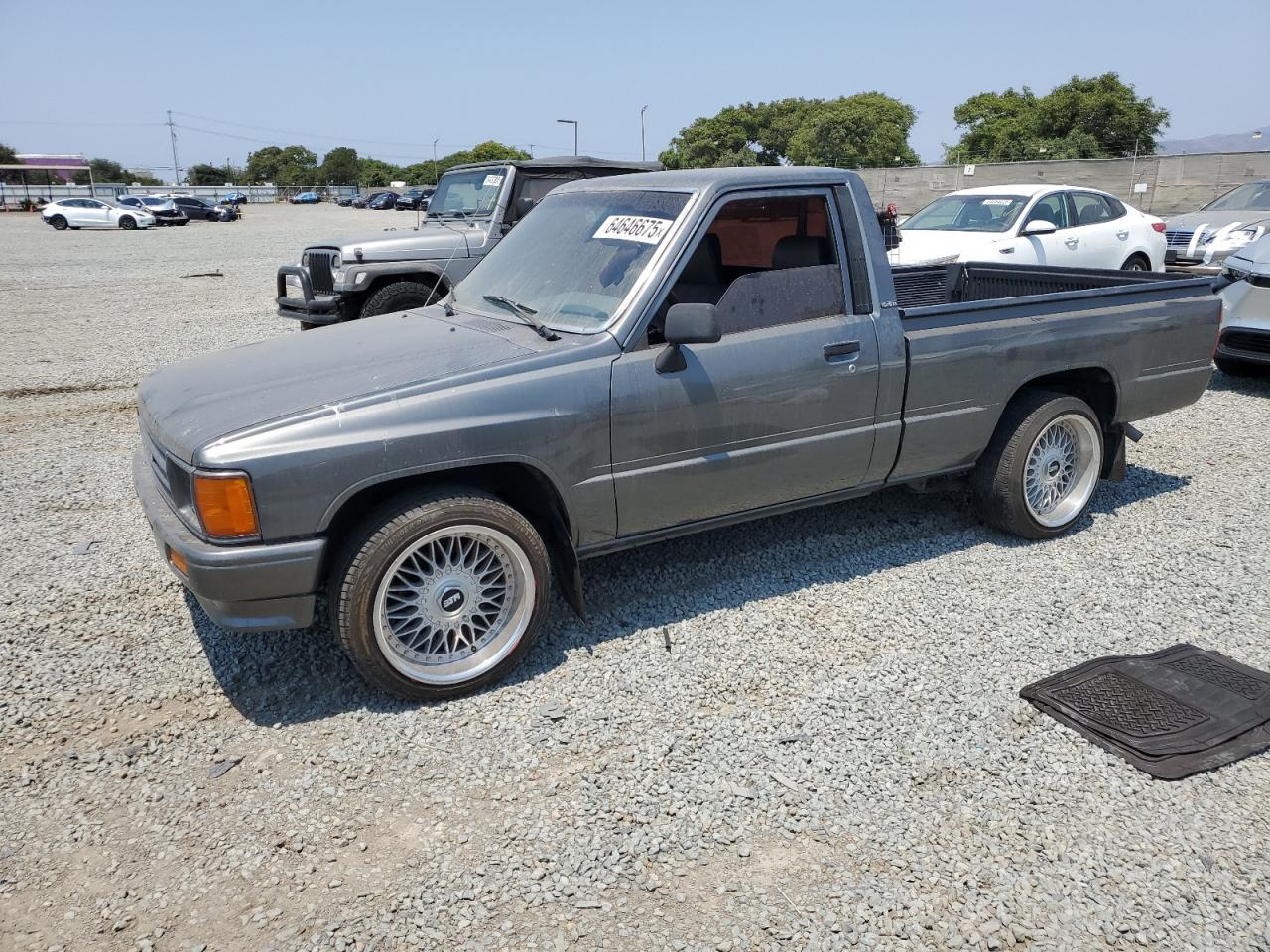 1988 Toyota Pickup 1/2 1 2 TON RN50
