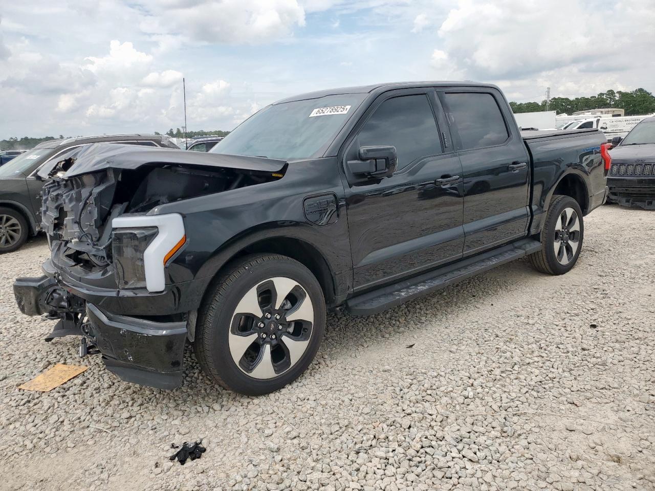 2023 Ford F150 light LIGHTNING PRO