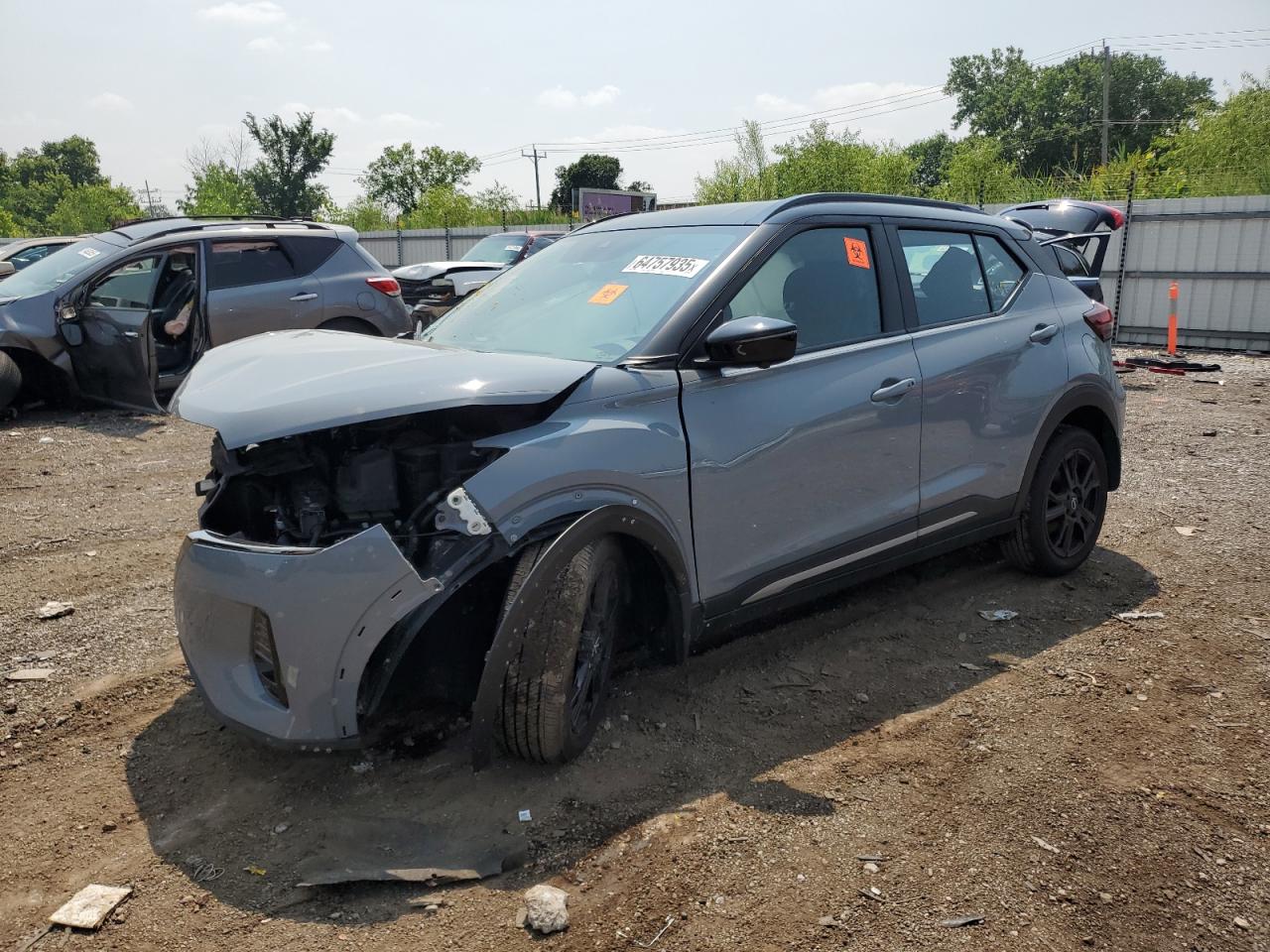 2024 Nissan Kicks sr SR