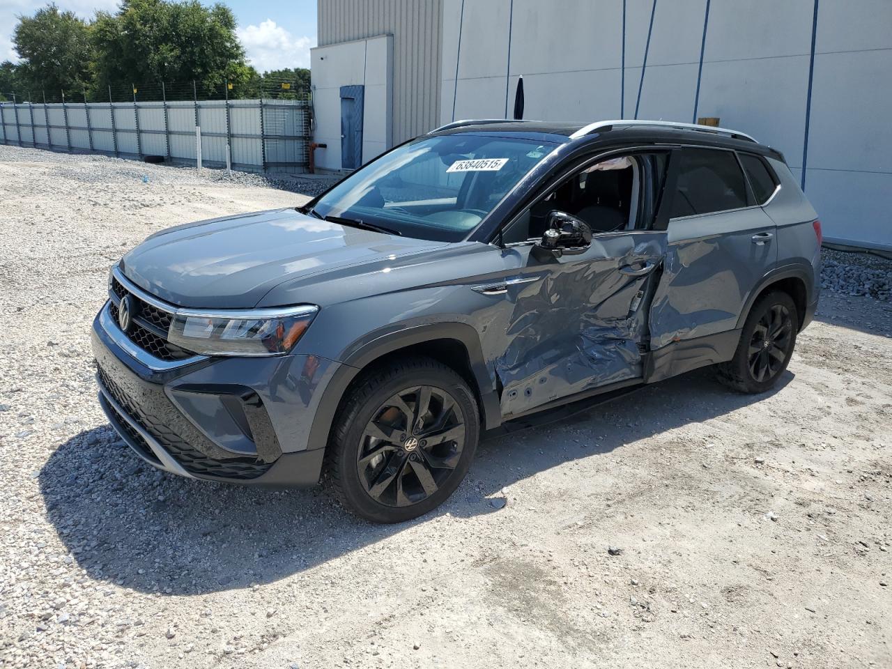 2024 Volkswagen Taos se SE