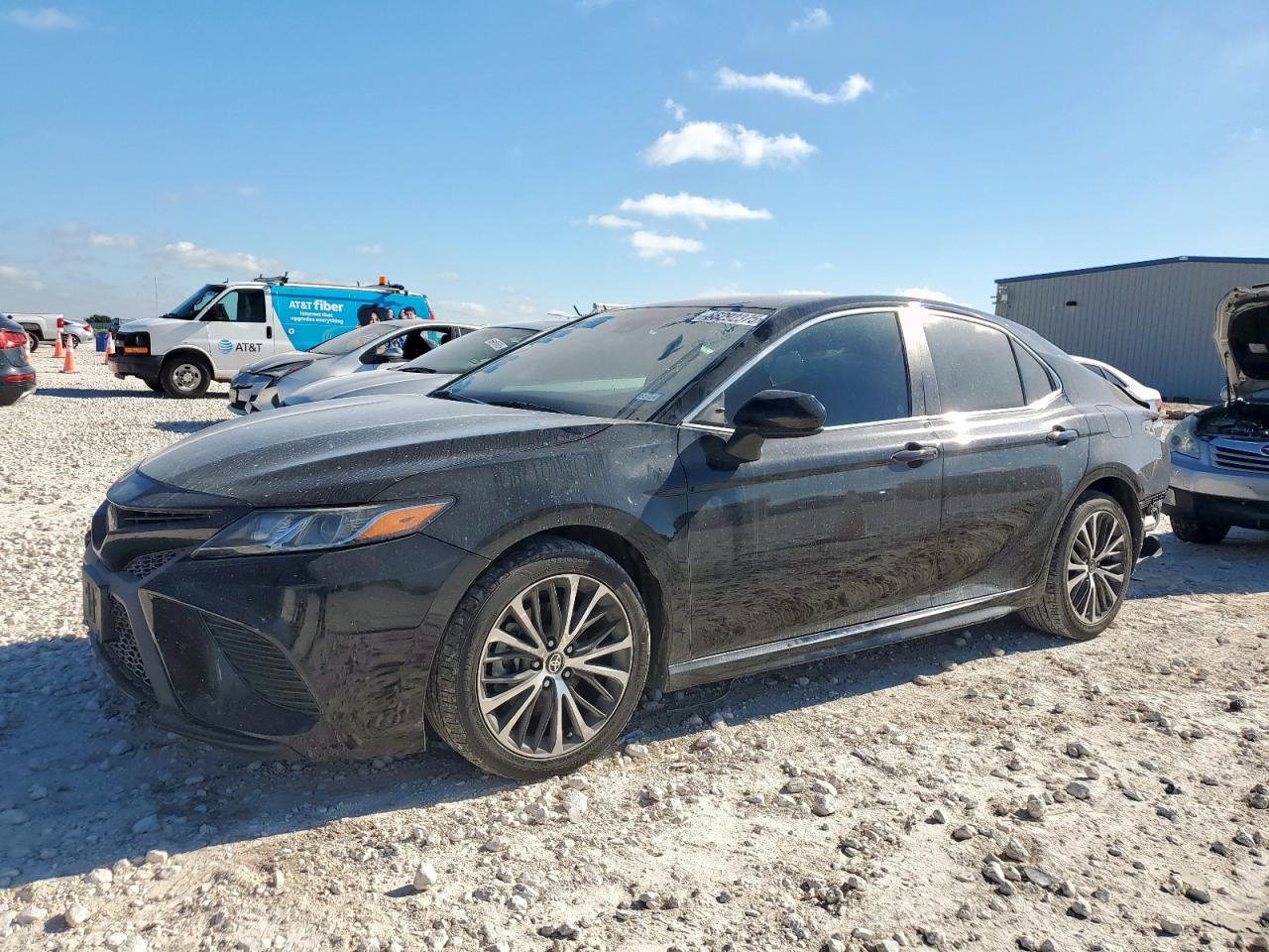 2020 Toyota Camry se SE
