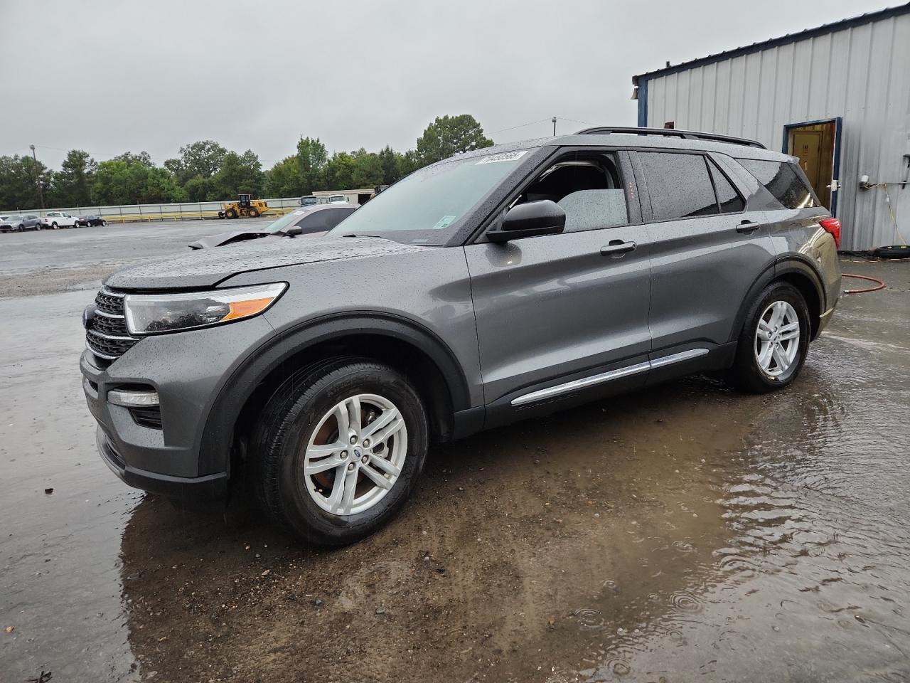 2023 Ford Explorer x XLT