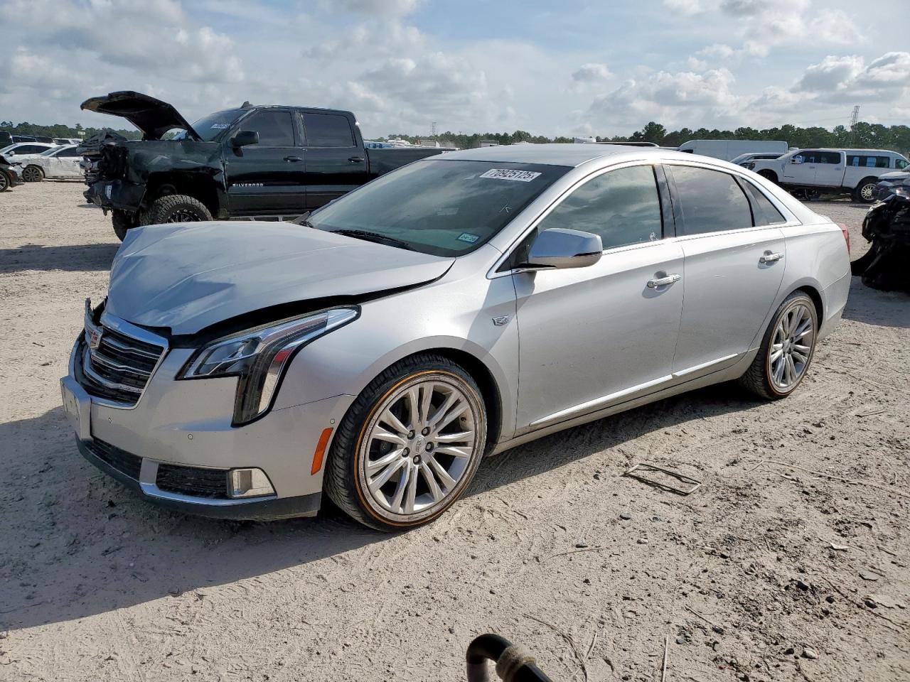 2018 Cadillac Xts luxury LUXURY