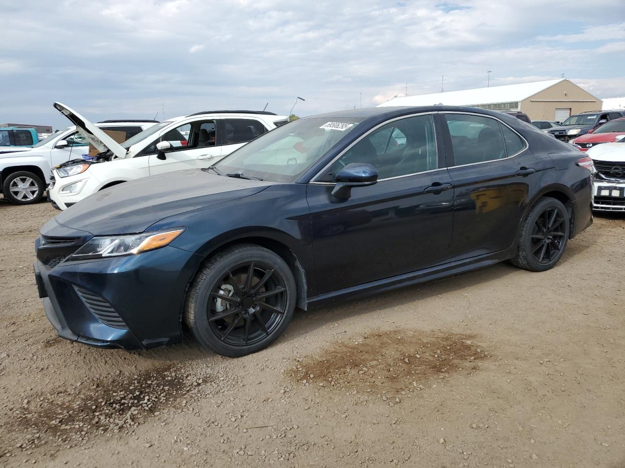 2020 Toyota Camry se SE