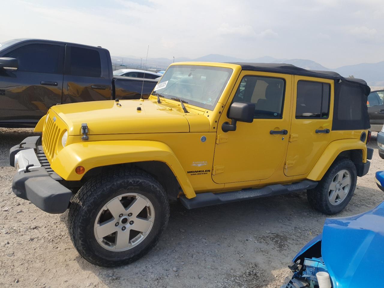 2011 Jeep Wrangler u SAHARA