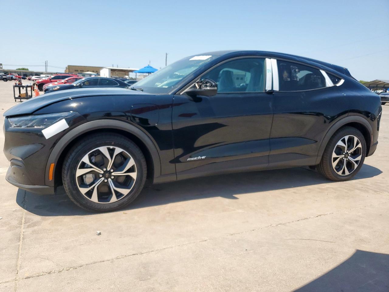 2025 Ford Mustang mach-e select SELECT