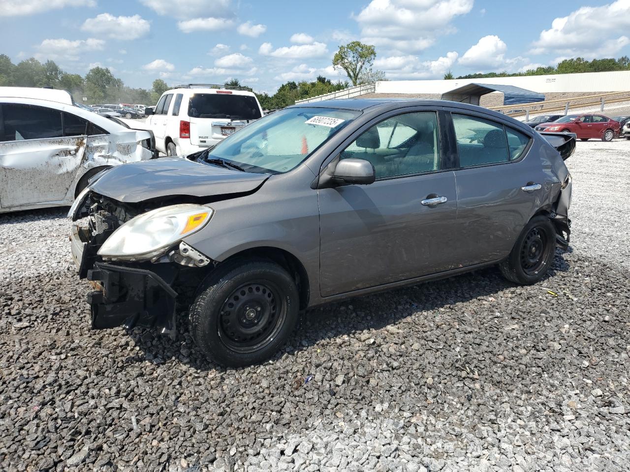 2014 Nissan Versa s S