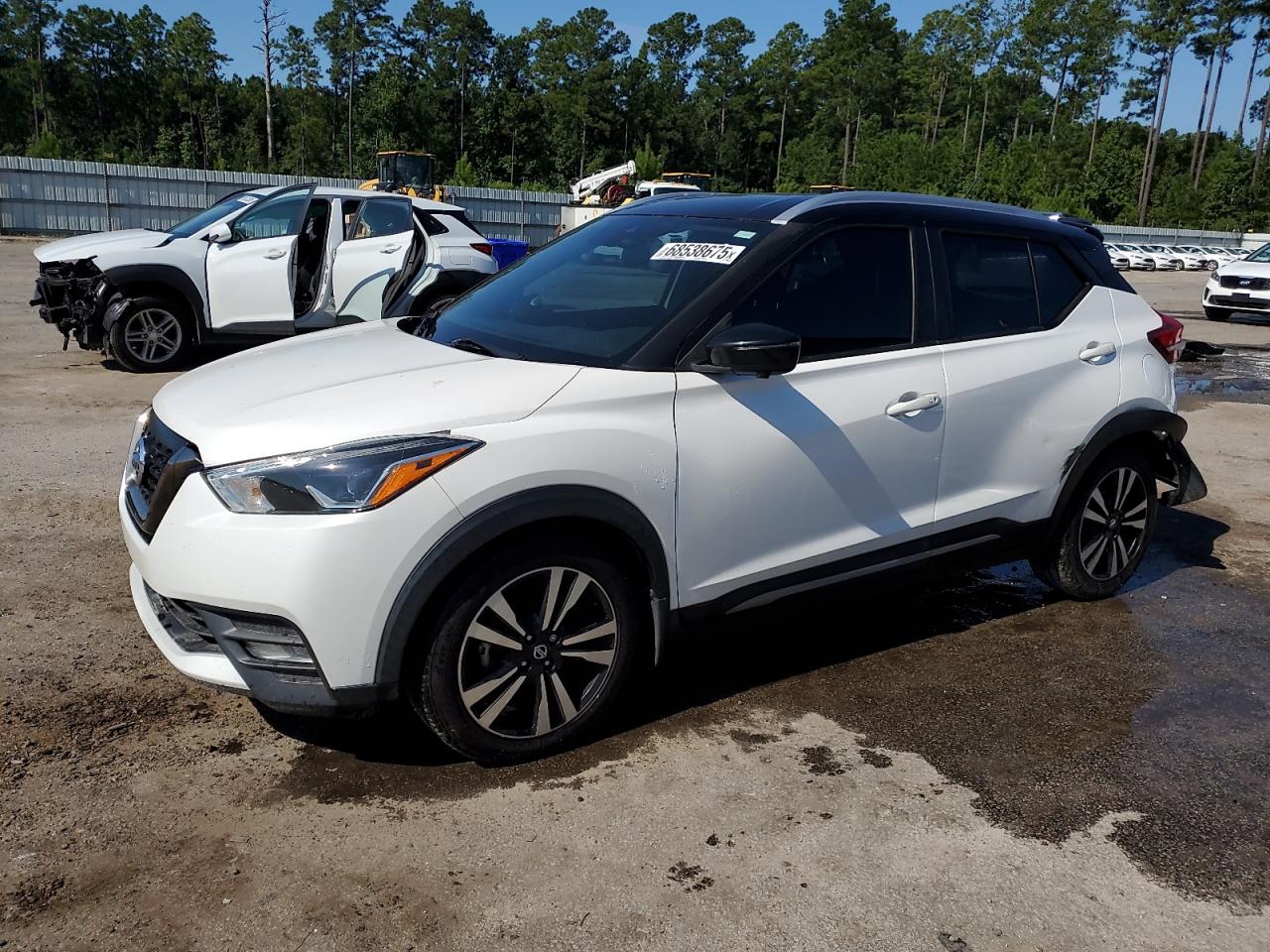 2020 Nissan Kicks sr SR