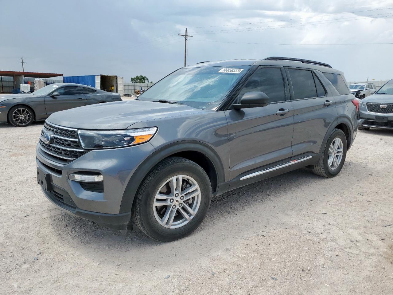 2022 Ford Explorer x XLT