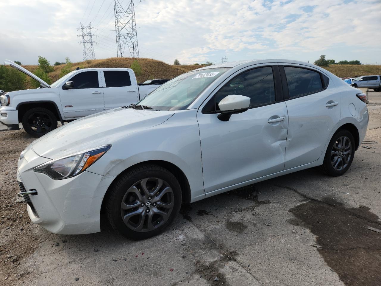 2019 Toyota Yaris l L