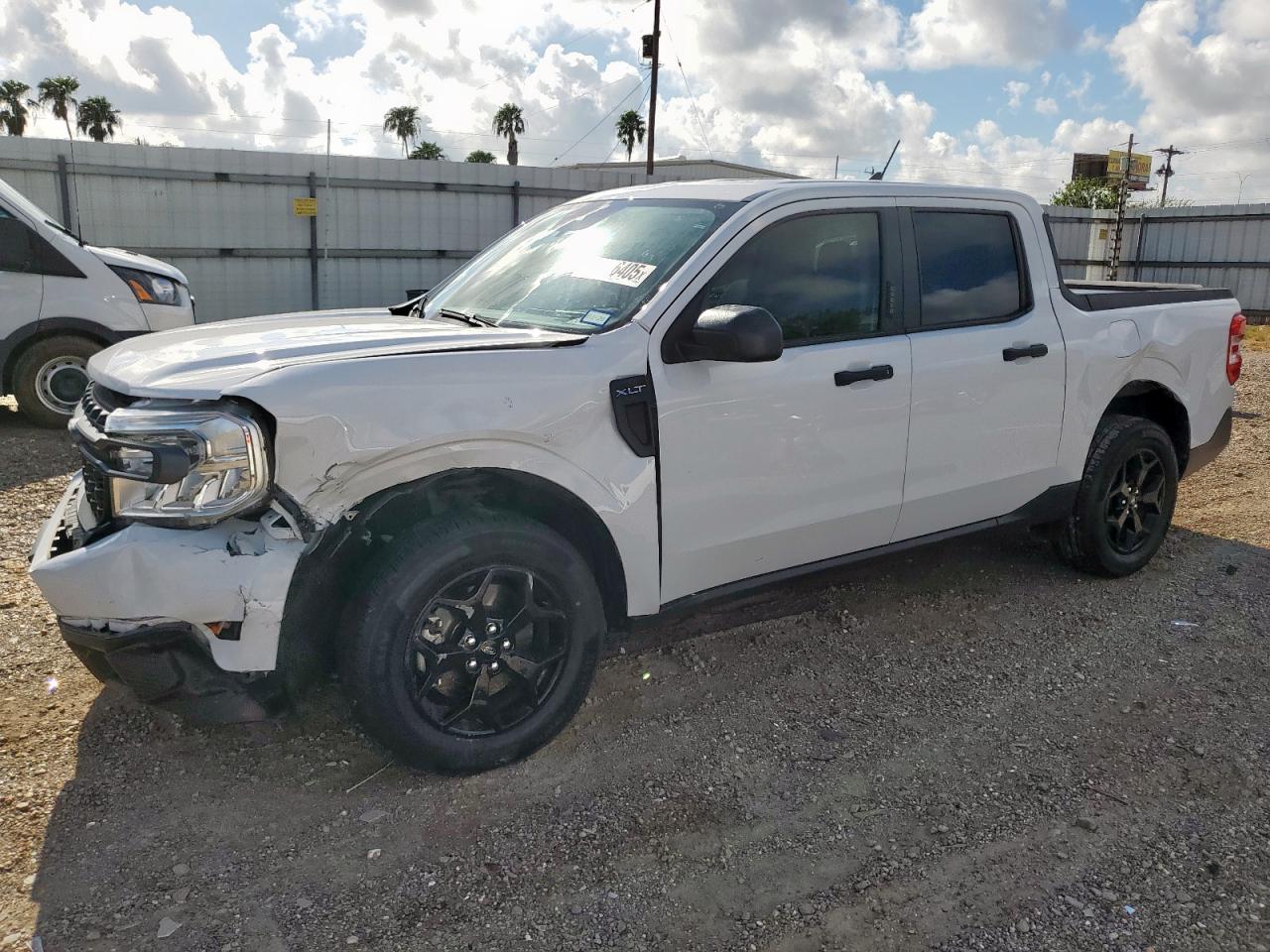 2023 Ford Maverick x XL