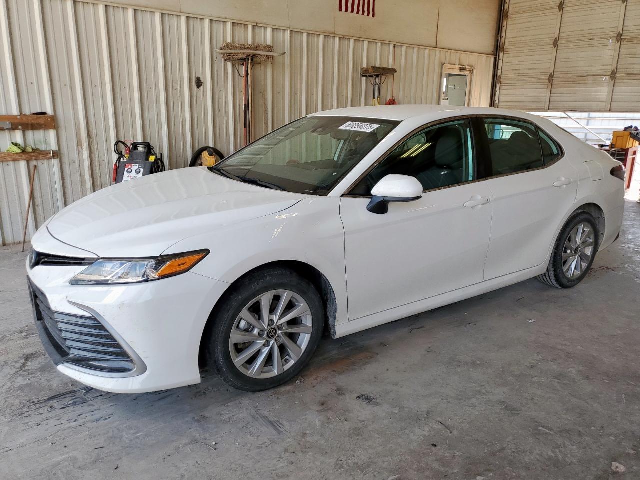 2023 Toyota Camry le LE