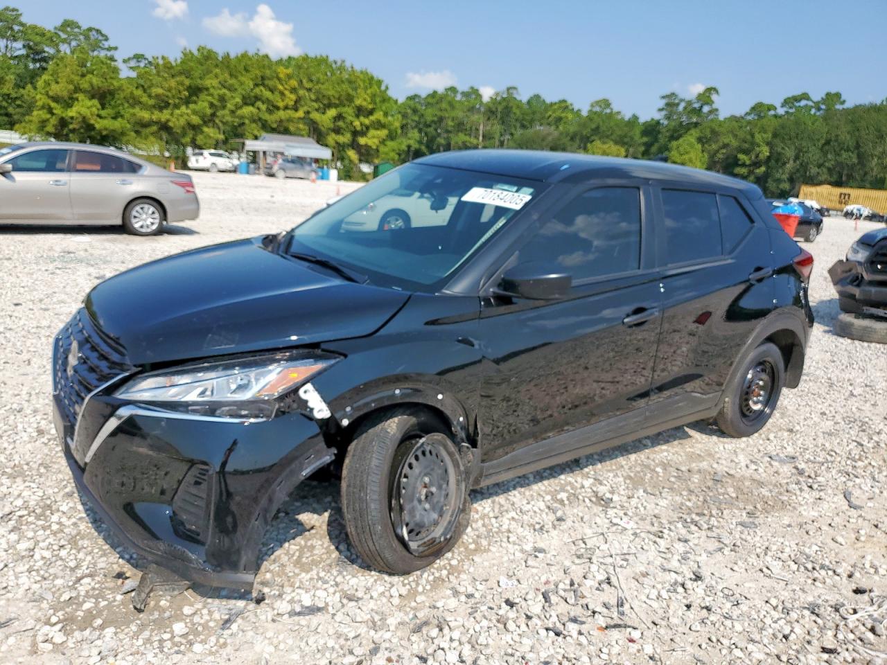 2024 Nissan Kicks s S