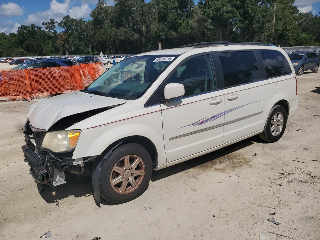 2010 Chrysler Town & country touring TOURING
