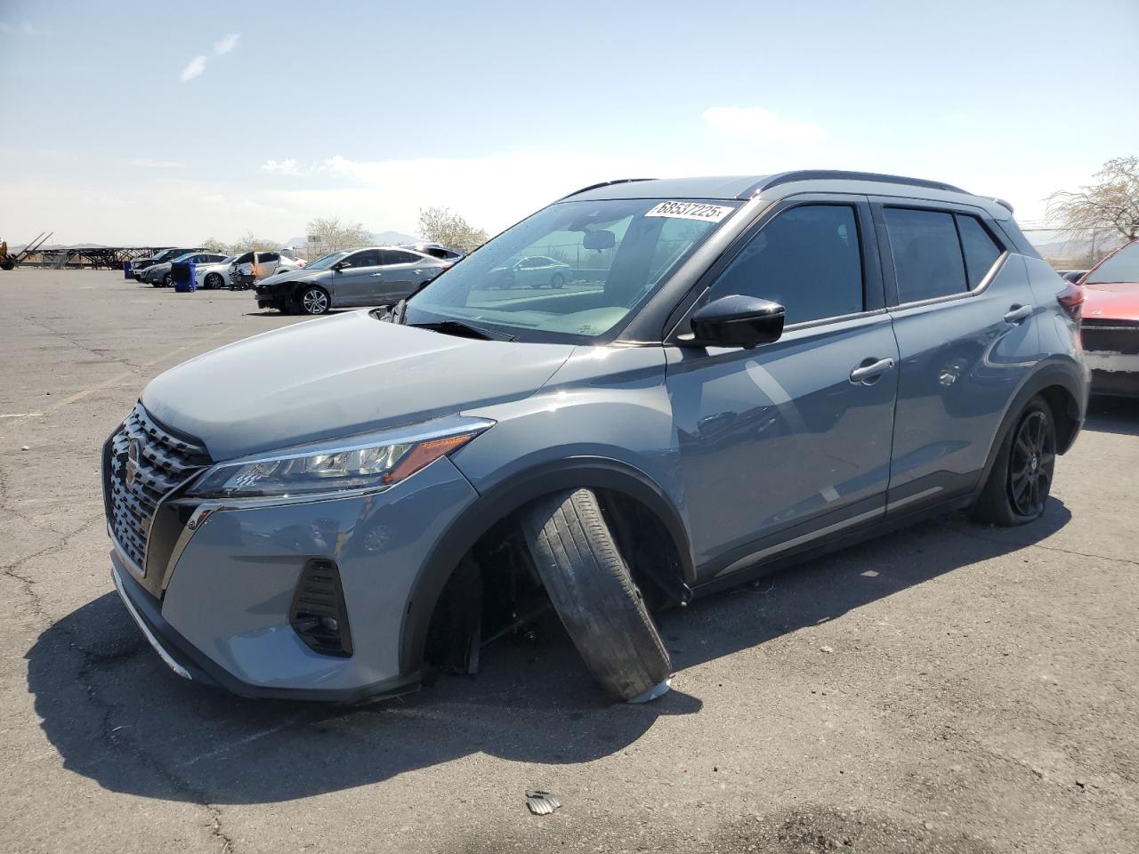 2021 Nissan Kicks sr SR