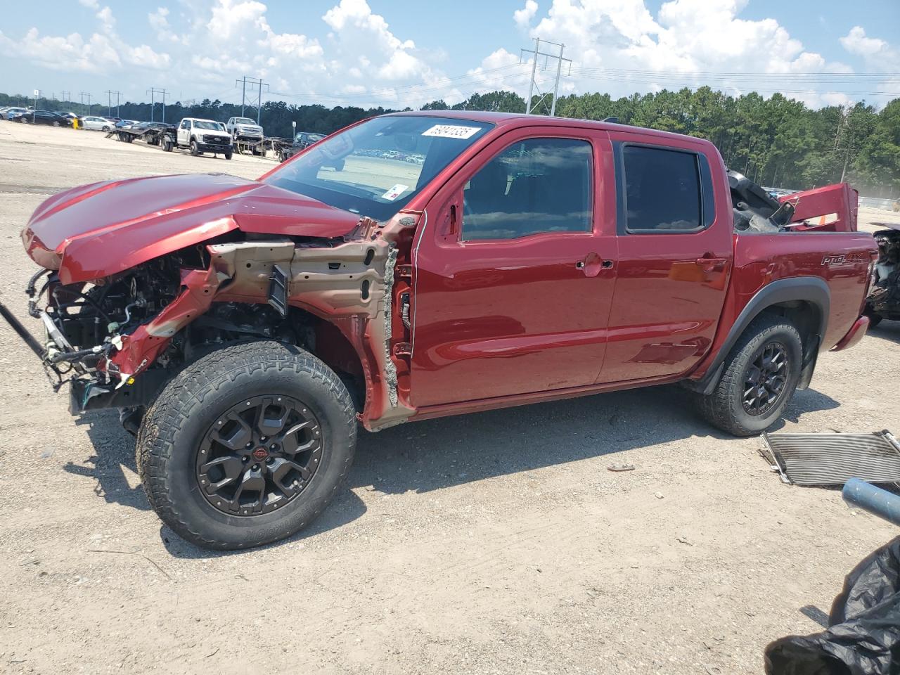 2022 Nissan Frontier s S