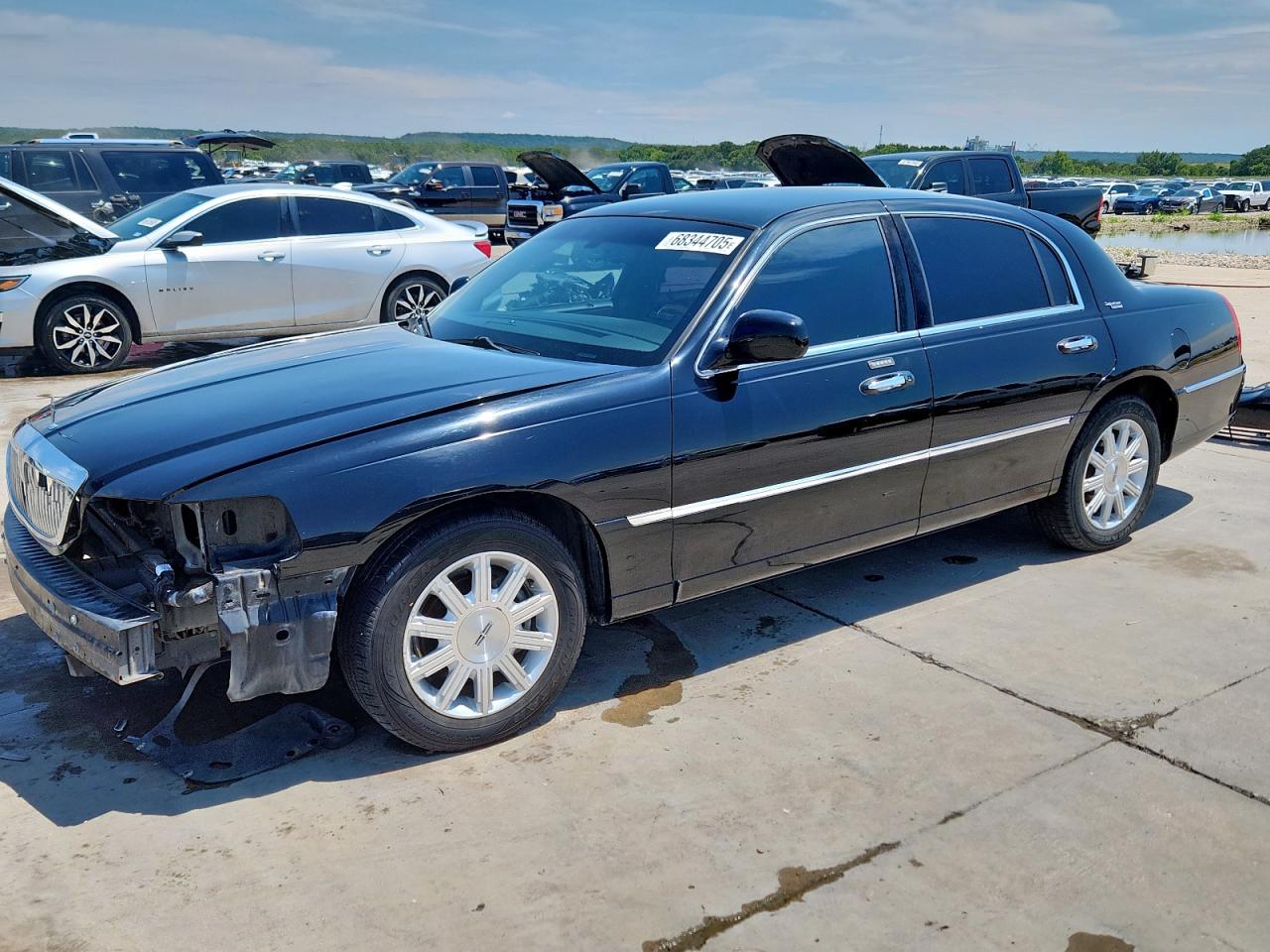 2011 Lincoln Town car s SIGNATURE LIMITED