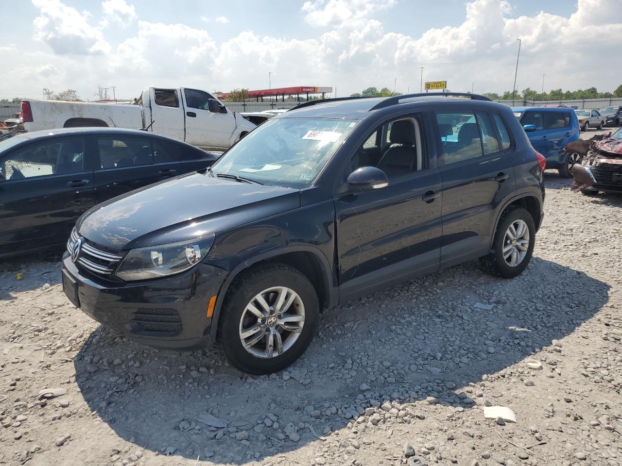 2016 Volkswagen Tiguan s S