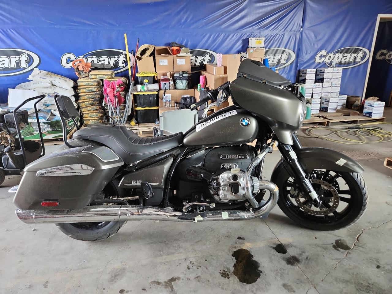 BMW R18 b