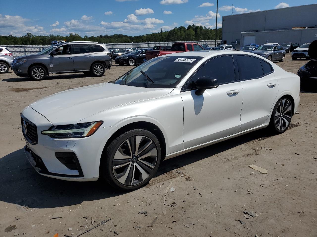 2022 Volvo S60 b5 mom B5 MOMENTUM