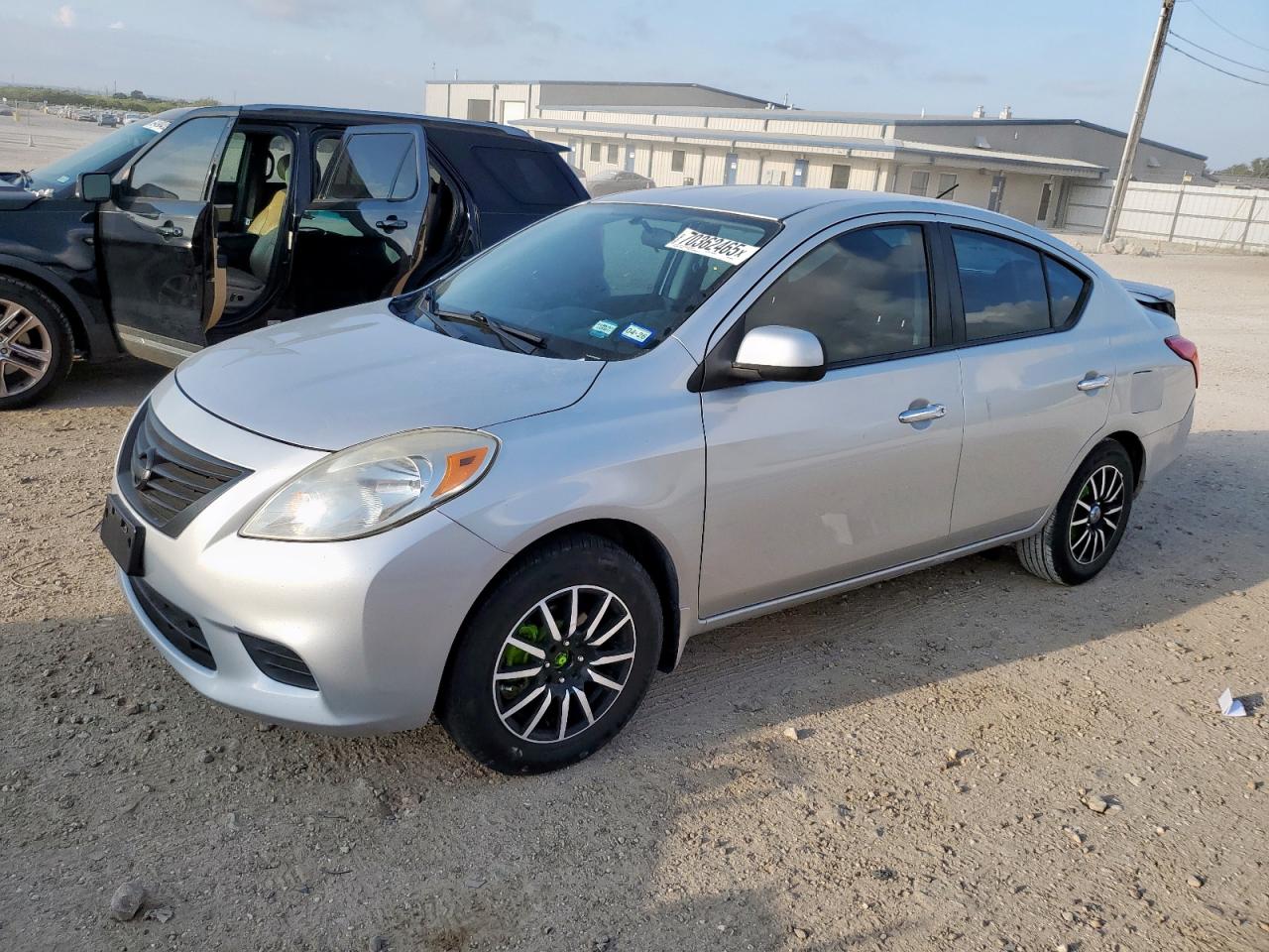 2014 Nissan Versa s S