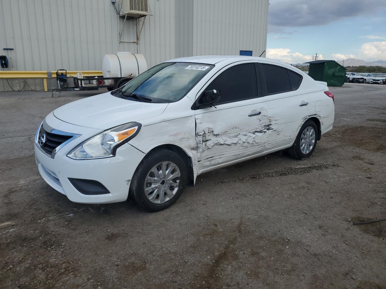 2016 Nissan Versa s S