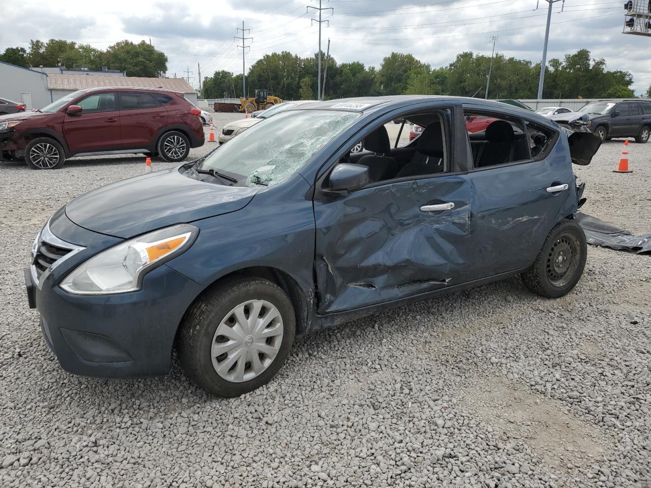 2017 Nissan Versa s S