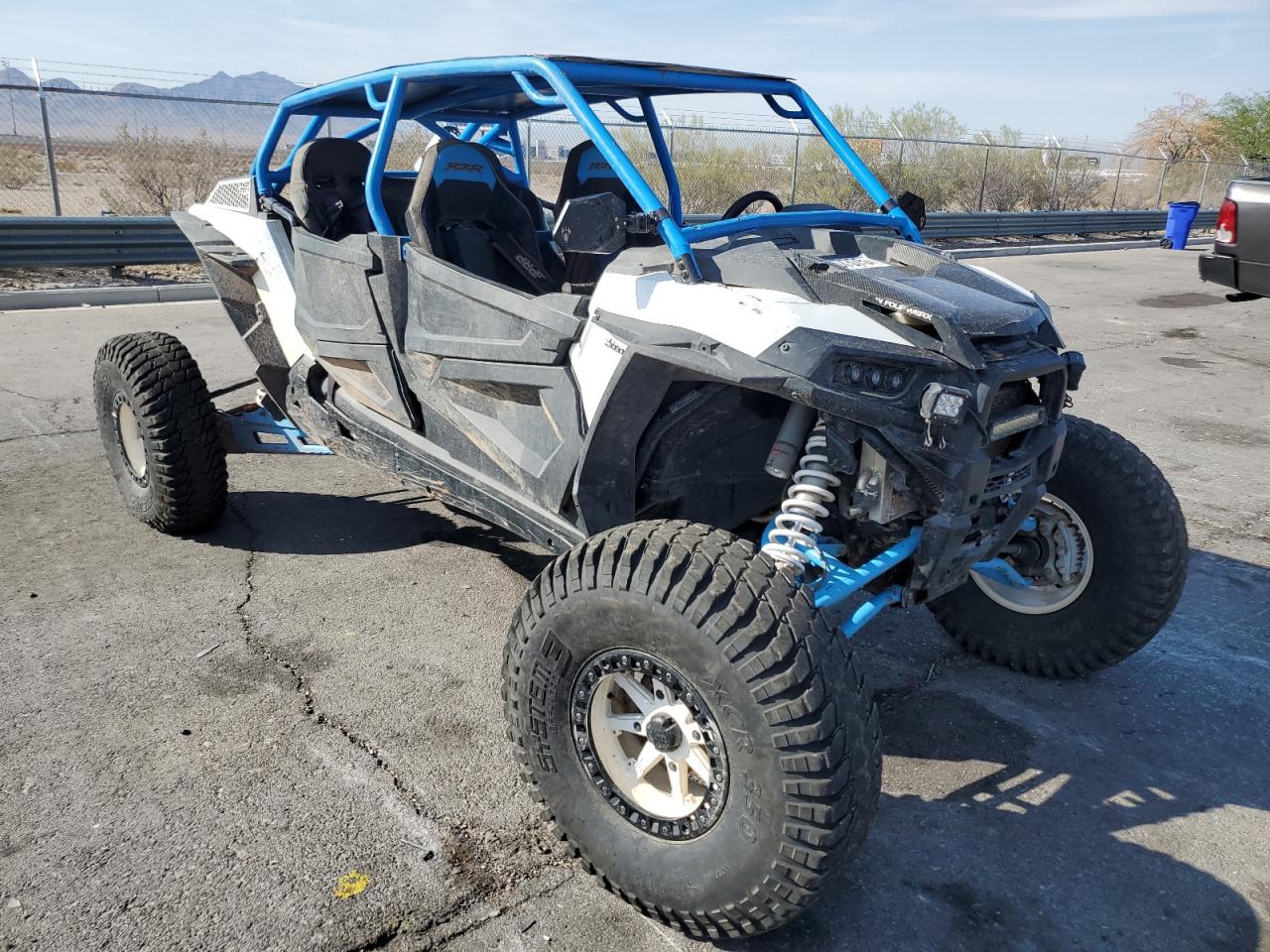 Polaris Rzr xp 4 t