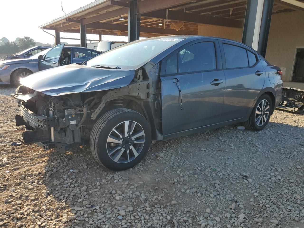 2021 Nissan Versa sv SV