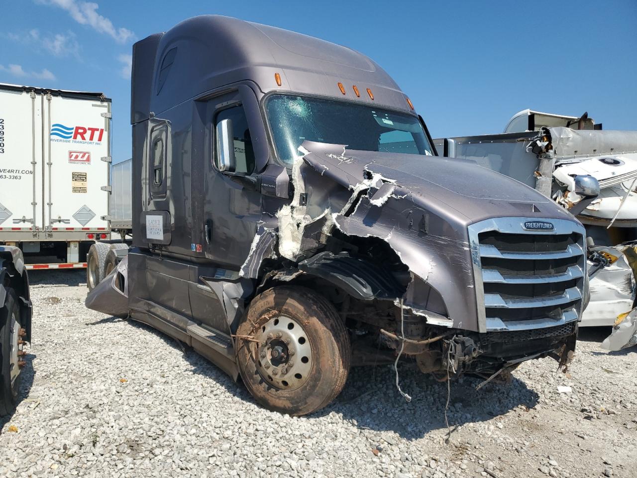 2022 Freightliner Cascadia 1