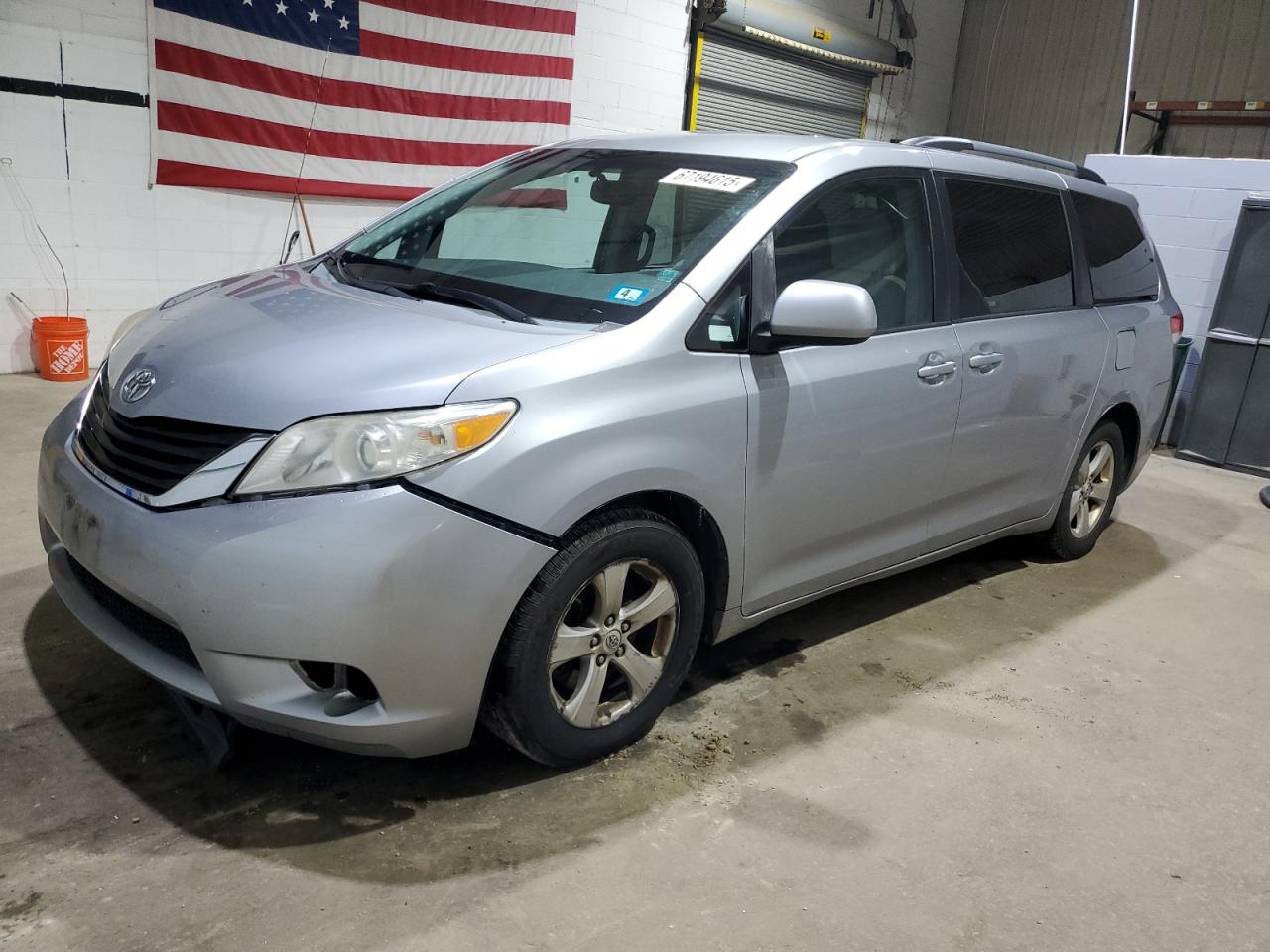 2012 Toyota Sienna le LE