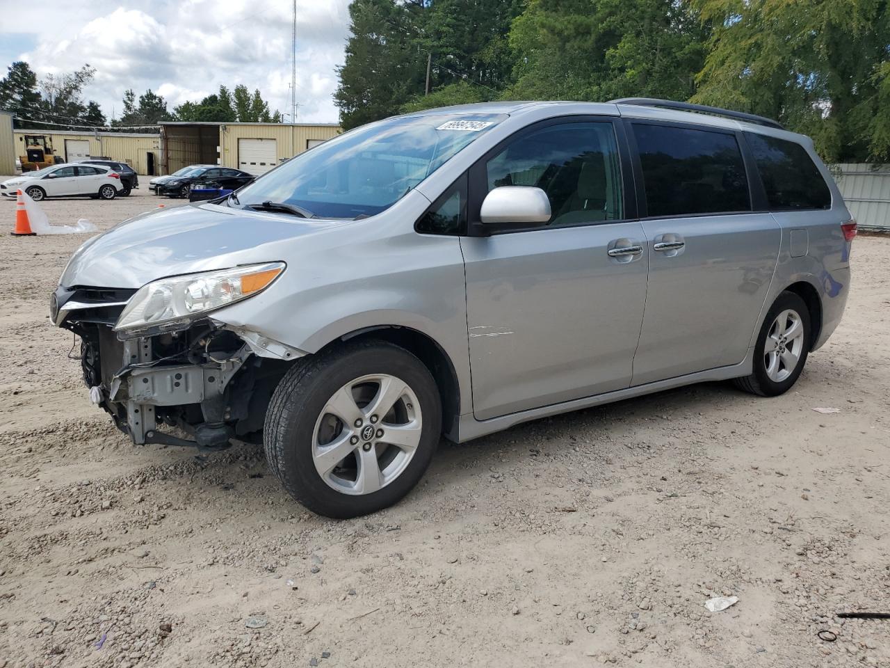 2019 Toyota Sienna le LE
