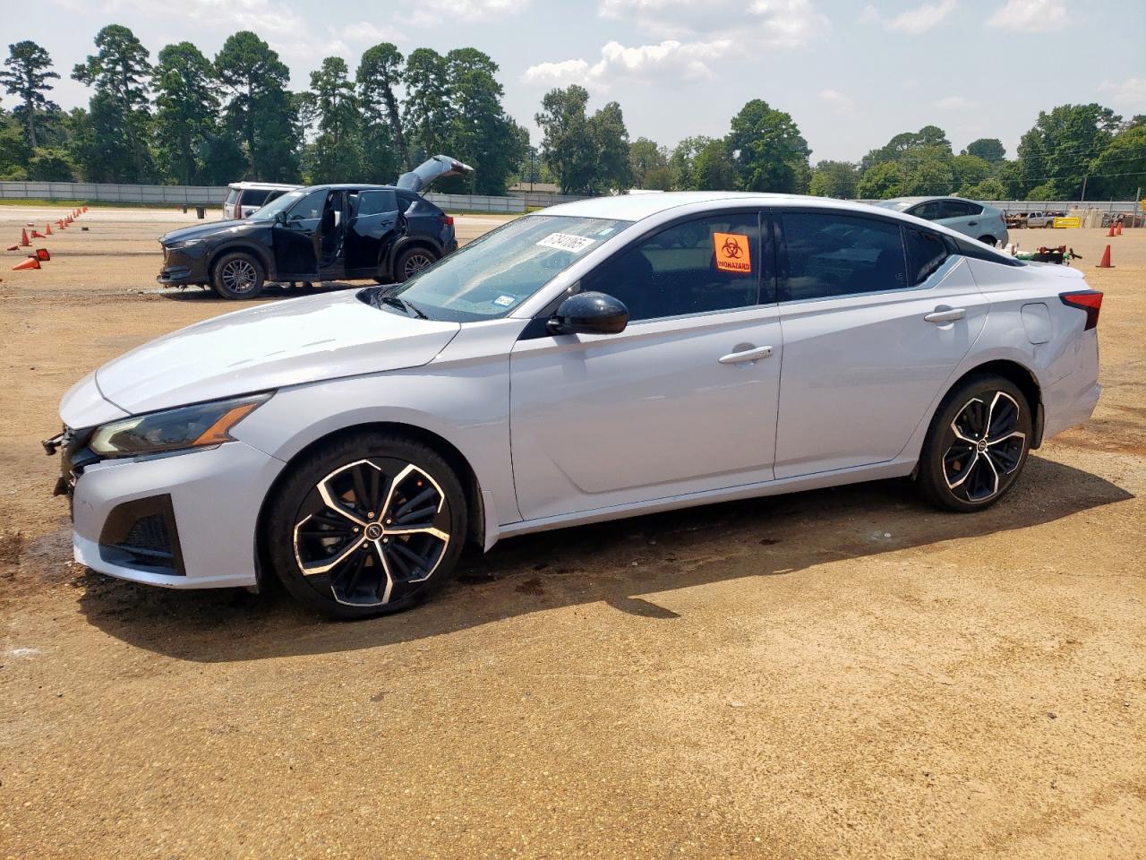2023 Nissan Altima sr SR